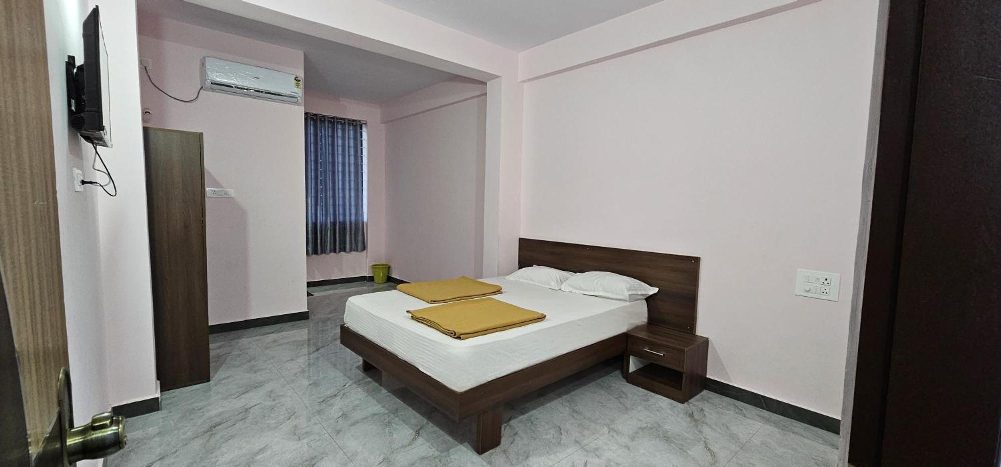 Golden Palace Residency Belagula Exterior photo